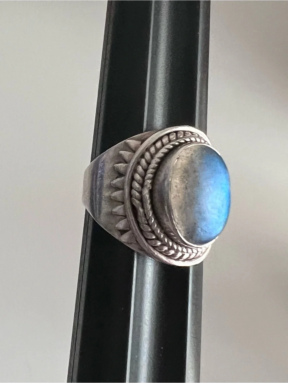 925 Sterling Silver Oval Labradorite Or Rainbow Moonstone Ring Size 8.75